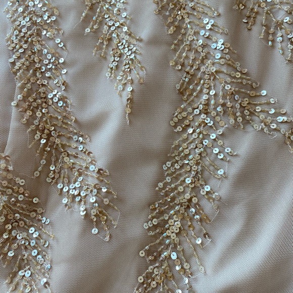 Aidan Mattox
Beaded Cap Sleeves Sheath Cocktail Dress size 10 - Picture 10 of 15